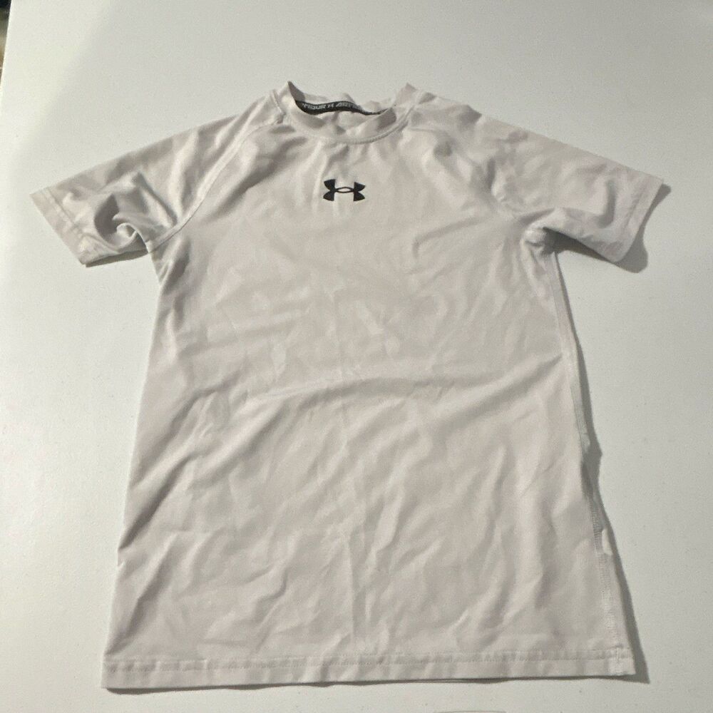 Under Armour HeatGear Boys YM, White Fitted Crew Neck, Short Sleeve Logo Tee